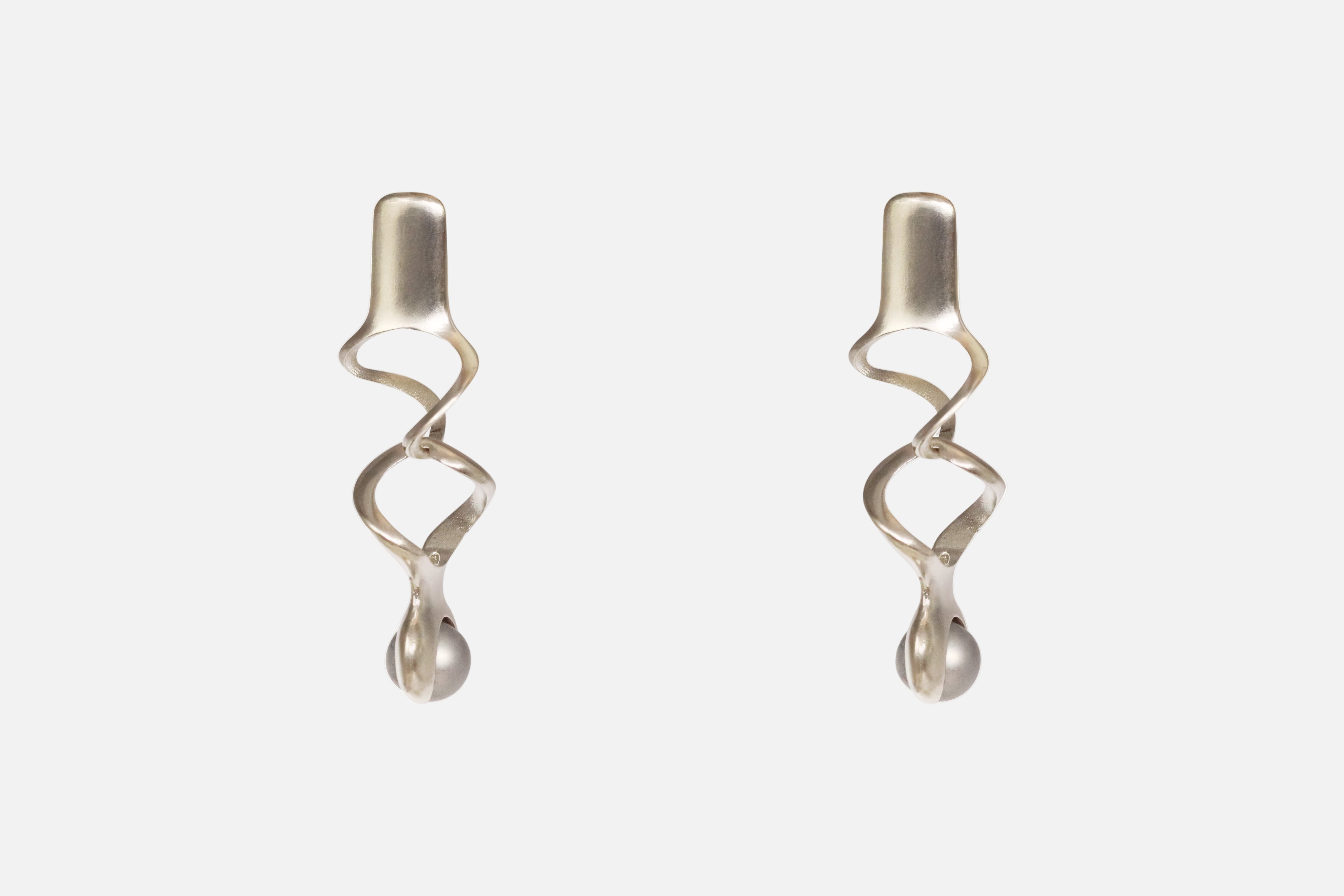 X/Y DROP EARRINGS
